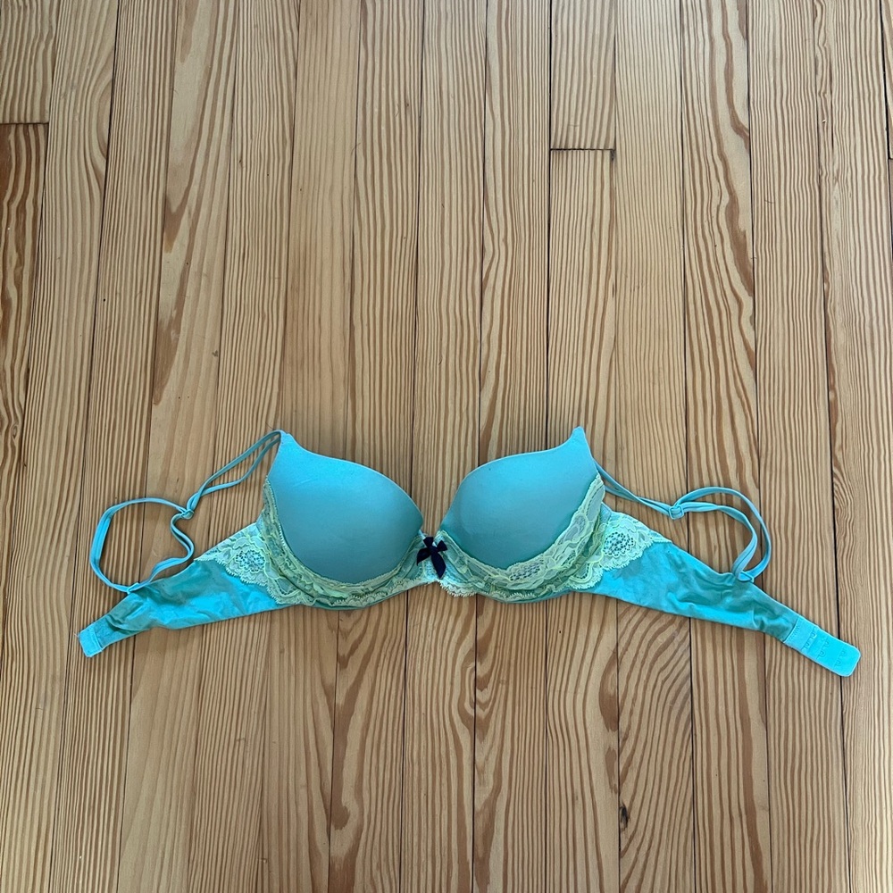 Elegant Lace Trimmed Bra in Teal